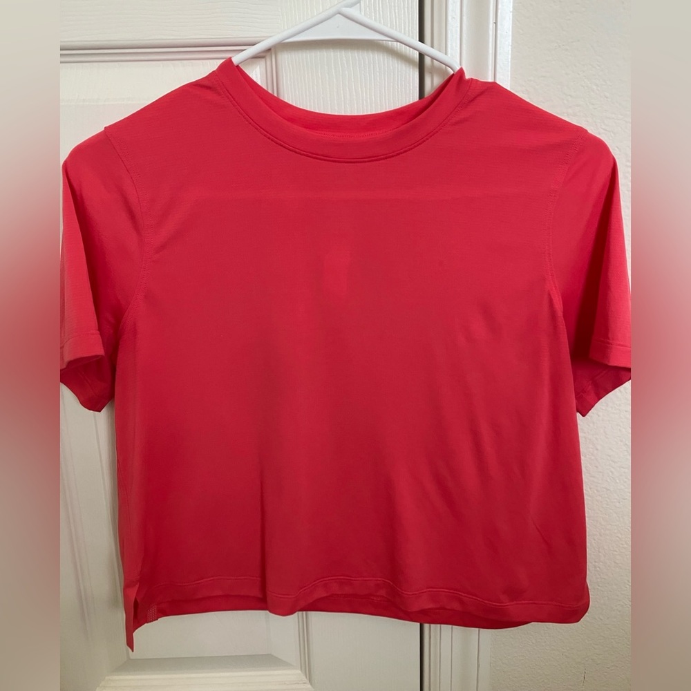Lululemon Pink Cropped Workout Top | Women’s Size 6 | Athletic Activewear